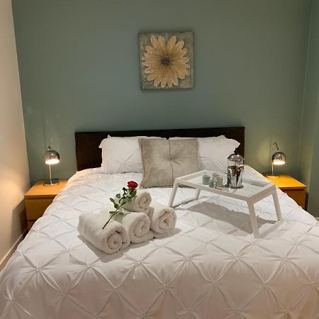 Modern, City Centre, Studio Apartment With Free Wifi, Gym Access, Netflix - West One Sheffield Bagian luar foto