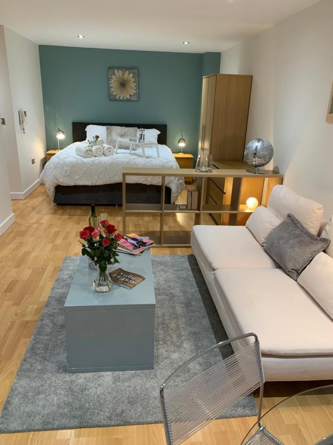 Modern, City Centre, Studio Apartment With Free Wifi, Gym Access, Netflix - West One Sheffield Bagian luar foto