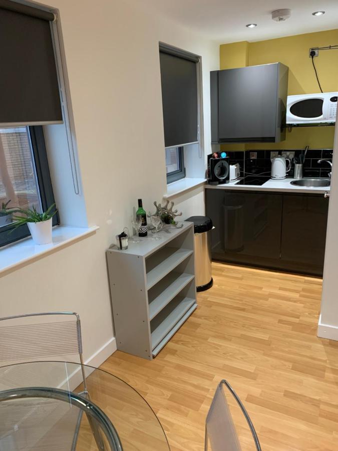 Modern, City Centre, Studio Apartment With Free Wifi, Gym Access, Netflix - West One Sheffield Bagian luar foto