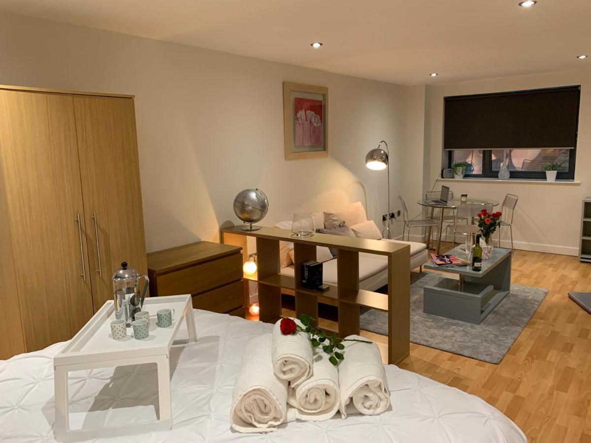 Modern, City Centre, Studio Apartment With Free Wifi, Gym Access, Netflix - West One Sheffield Bagian luar foto